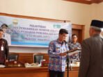 Pelantikan_dan_pengambilan_sumpah_dewan_pengawas_perumda_air_minum_Tirta_Muaro_Jambi-1 (1)